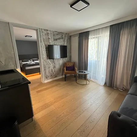 公寓 Amalfi Old Town Free Parking 塞拉耶佛